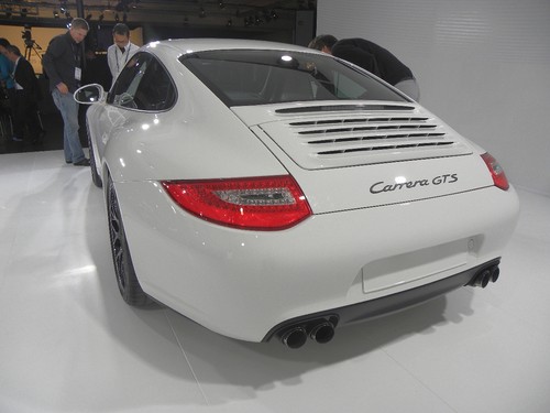 Symphonie in Weiß: Porsche 911 Carerra GTS.