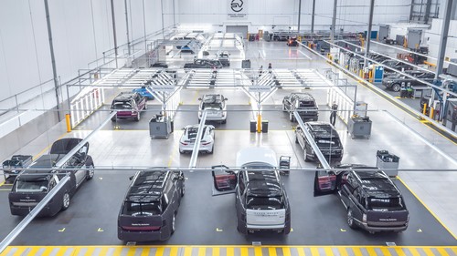 Technikcenter für die Sport- und Edelschmiede Special Vehicle Operations (SVO) von Jaguar Land Rover.