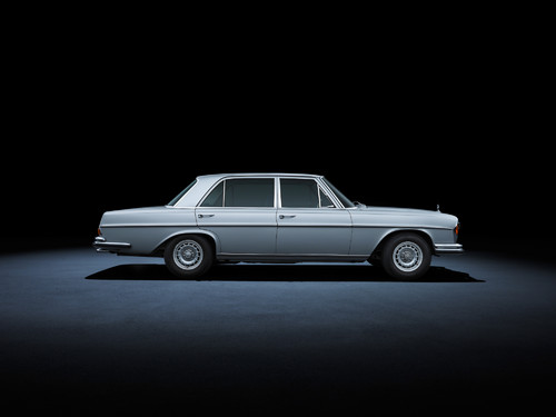 Techno Classica 2013: Mercedes-Benz 280 SEL 3.5 (W 108, 1965 bis 1972). Im Bild ein Fahrzeug aus dem Jahr 1972.