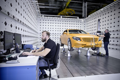 Technologiezentrum Fahrzeugsicherheit (TFS) von Mercedes-Benz in Sindelfingen.
