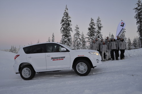 Testfahr im verschneiten Norden Finnlands mit einem Toyota RAV4.