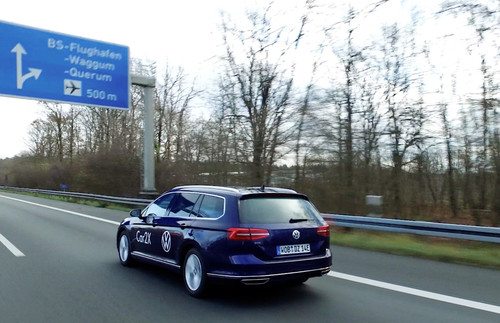 Testfeld Niedersachsen: Volkswagen Passat Variant zur Car-to-X-Erprobung.
