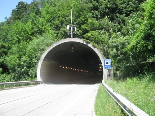 Testverlierer ist der Isla Bella Tunnel in der Schweiz: ADAC Urteil: &quot;ausreichend&quot;.
