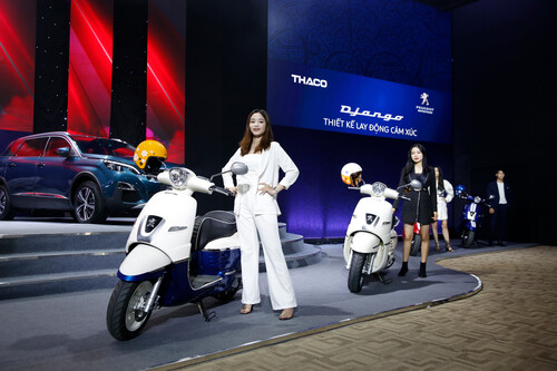 Thaco präsentiert den Peugeot Django 125.
