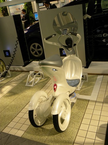 Tokio 2011: Elektro-Dreirad von Toyota.