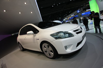 Toyota Auris HSD Hybrid.