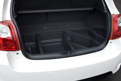 Toyota Auris Hybrid: Wer den Kofferraum voll ausnutzen möchte, findet unter dem Boden noch einen &quot;Keller&quot;.