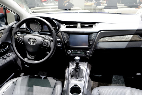 Toyota Avensis.