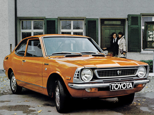 Toyota Corolla (1970–1974).