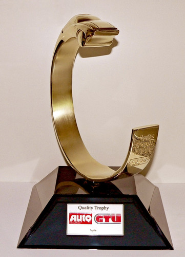 Toyota erhielt die „Quality Trophy 2010“ von GTÜ und „Auto Zeitung“.