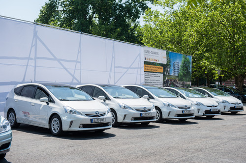 Toyota-Hybridfahrzeuge bei der UN-Konferenz in Berlin.