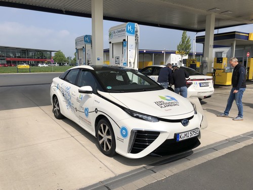 Toyota Mirai an der Wasserstoff-Tankstelle in Münster.