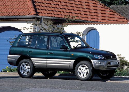 Toyota RAV4 (1998–2000).