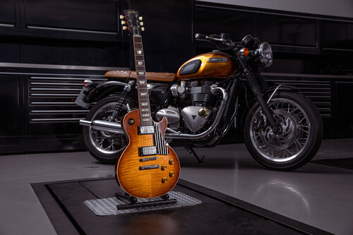 Triumph Bonneville T 120 „1959 Legends Custom Edition“ und Gibson Les Paul Standard Reissue „1959 Legends Custom Edition“.