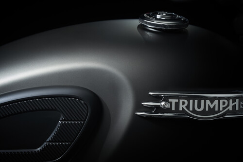 Triumph Bonneville T120 Black „Silver Stealth Edition“.