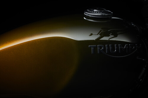 Triumph Scrambler 900 „Orange Stealth Edition“.
