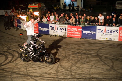 Triumph Tridays 2010. Stunt-Shows von Weltmeister Kevin Carmichael.