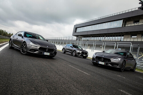 Trofeo-Modelle von Maserati (v.l.): Ghibli, Levante und Quattroporte.