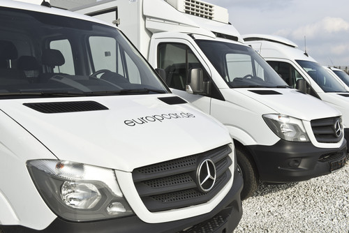 Übergabe der ersten Mercedes-Benz Sprinter mit Spezialaufbauten an Europcar.