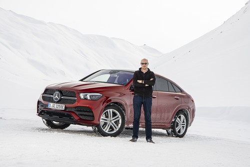 Unser Autor Jens Meiners und der Mercedes-Benz GLE Coupé.