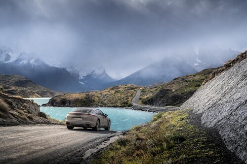 Unterwegs im Porsche Panamera in Patagonien, angetrieben mit e-Fuel.