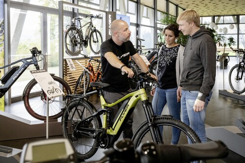 Verkaufsgespräch beim Fahrradhändler (in Vor-Corona-Zeiten).