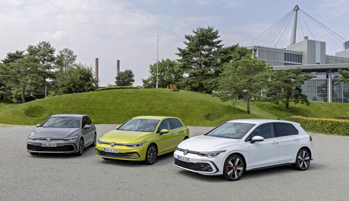 Verschiedene Hybridvarianten des VW Golf.