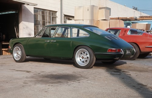 Viertüriger Porsche-Prototyp aus den 1960er Jahren auf Basis des 911 S mit gegenläufig öffnenden Türen.