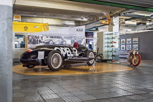 Virtuelle „160 Jahre Opel“-Tour.