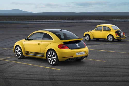 Volkswagen Beetle GSR und sein Vorbild.