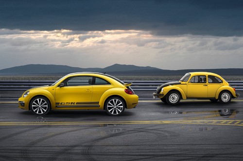 Volkswagen Beetle GSR und sein Vorbild.
