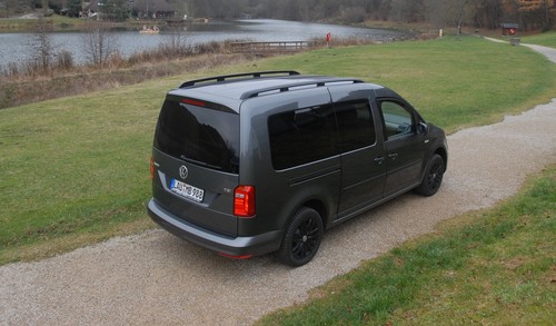 Volkswagen Caddy Maxi mit Campingausbau von Natürliche Reisemobile.