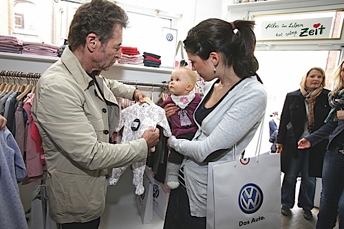 &quot;Volkswagen Familientag&quot;: Peter Maffay hatte alle Hände voll zu tun.