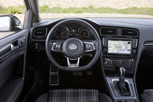 Volkswagen Golf GTD Variant.
