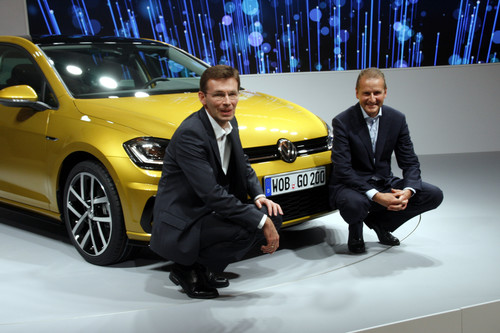 Volkswagen Golf - Vorstellung in Wolfsburg: Markenchef Herbert Driess und Entwicklungschef Frank Welsch (links).,