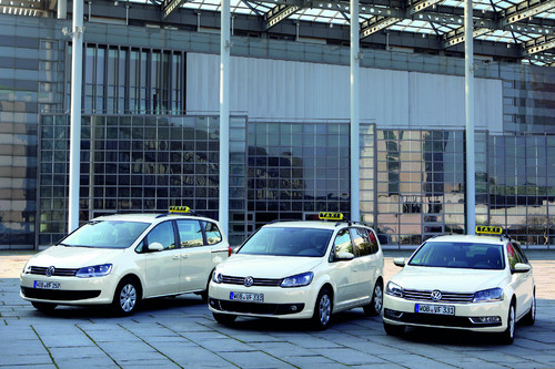 Volkswagen ist mit drei neuen Modellen auf der Taximesse.