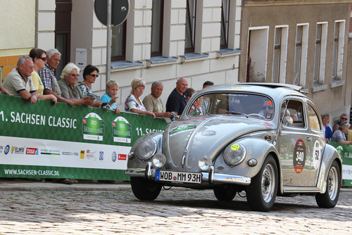 Volkswagen Käfer „Mille Miglia“ (1956) an der „Steilen Wand“ von Meerane. 