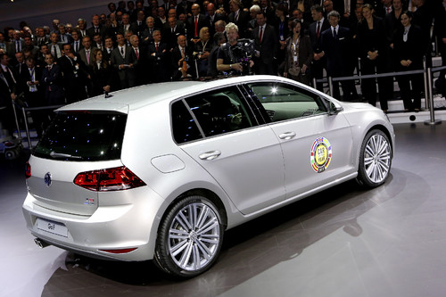 Volkswagen Konzernabend Genf 2013: Volkswagen Golf als &quot;Car of the year&quot;.