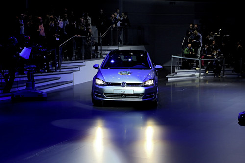 Volkswagen-Konzernabend Genf 2013: Volkswagen Golf als &quot;Car of the Year 2013&quot;.