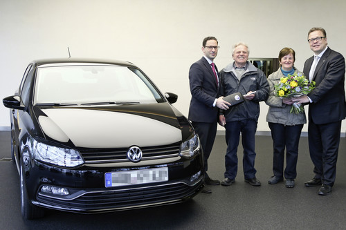 Volkswagen liefert ersten neuen Polo an einen Kunden in der Autostadt in Wolfsburg aus.