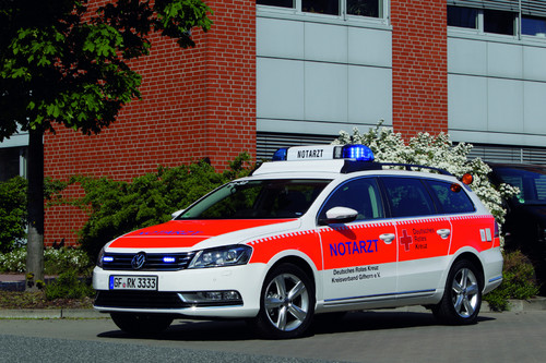 Volkswagen Passat Variant als Notarzteinsatzfahrzeug.