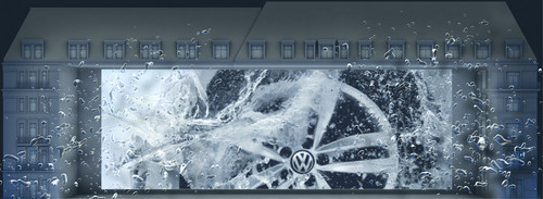 Volkswagen präsentiert 3D-Projektion des neuen Golf in Berlin.