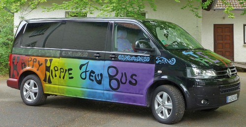 Volkswagen stiftet „fröhlichen Bus“ als Botschafter jüdischer Lebensfreude.