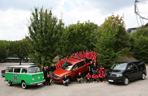 Volkswagen übergibt Dienstwagen an Hannover 96.