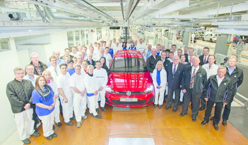 Volkswagen-Werk Wolfsburg startet Serienproduktion des neuen Golf GTI.