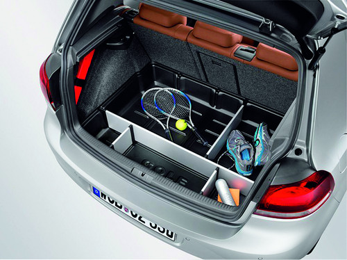 Volkswagen Zubehör - Gepäckraumwanne für den Golf.