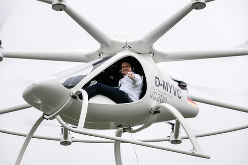 Volocopter-Geschäftsführer Alexander Rosel beim Jungfernflug 2016. 