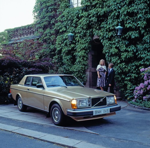 Volvo 262 C:(1977–1981).