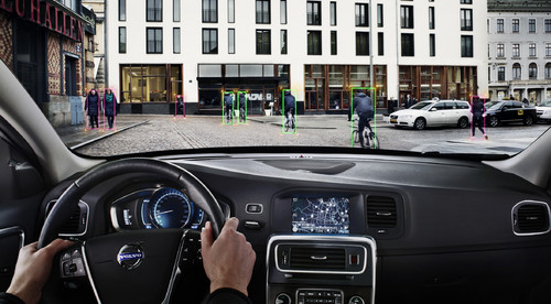 Volvo bietet einen Notbremsassistenten mit automatischer Fußgänger- und Fahrradfahrer-Erkennung an.