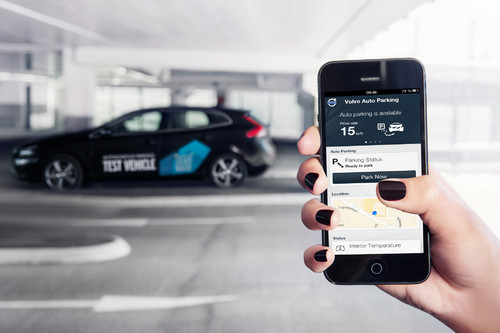 Volvo entwickelt das autonom ein- und ausparkende Auto: Aktiviert wird das System über eine Smartphone-App. 